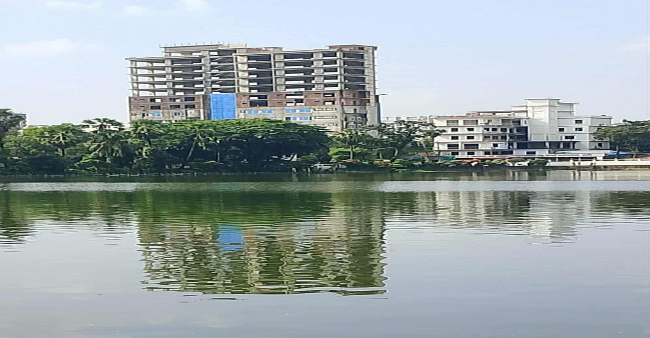 হাসপাতাল দুটির ভিতর দিয়ে একটি রাস্তা দ্রুত নির্মানের ব্যবস্থা গ্রহন করার জন্য অনুরোধ