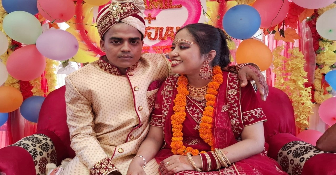 নওগাঁয় এসে বিয়ের পিঁড়িতে মালয়েশিয়ান এক তরুণী