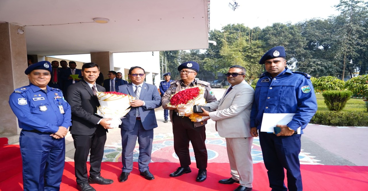 নওগাঁয় আসন্ন ত্রয়োদশ জাতীয় সংসদ নির্বাচন ও গণভোট এর প্রস্তুতি সম্পর্কে মতবিনিময় সভা