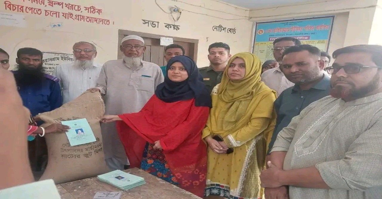 ছাতিয়ানগ্রাম ইউনিয়ন পরিষদে ভি, ডব্লিউ,বি, চাল বিতরণের শুভ উদ্বোধন করলেন উপজেলা নির্বাহী অফিসার