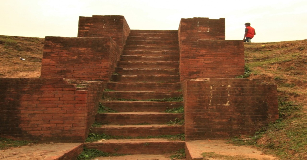 হলুদ বিহার: বিপন্ন ও বিপর্যস্ত প্রত্নস্থাপনা