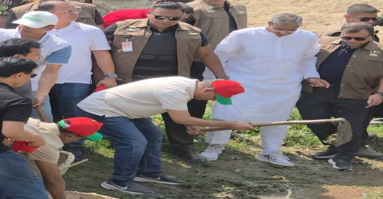 মাটি কেটে খাল খনন উদ্বোধন করলেন: প্রধানমন্ত্রী তারেক রহমান