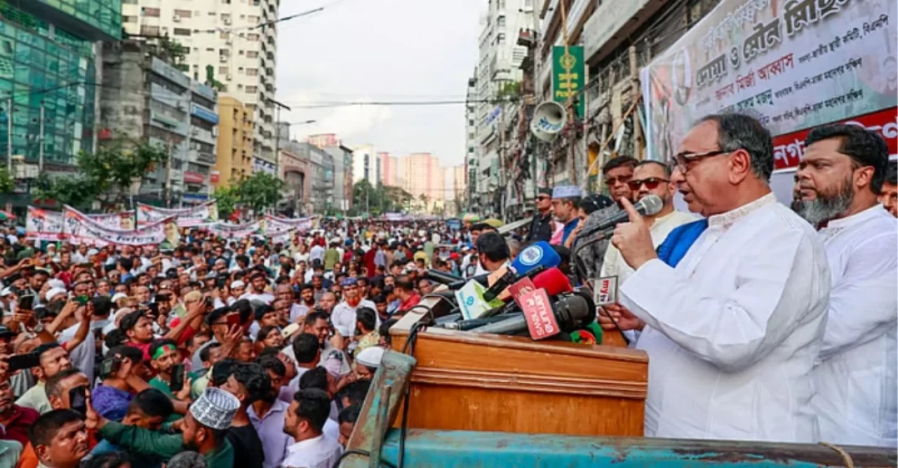 এই সরকার একটি দলকে কোলে আরেকটিকে কাঁধে রেখেছে: মির্জা আব্বাস
