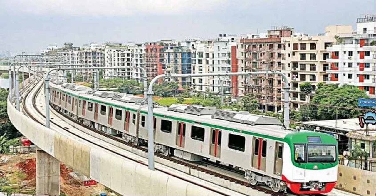 পাতাল ও উড়াল মেট্রোরেলের দুইটি লাইনের নির্মাণ কাজ প্রশাসনিক জটিলতার কারণে অনিশ্চিত হয়ে পড়েছে