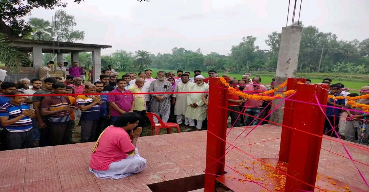 বগুড়ার আদমদীঘির ছাতিয়ানগ্রাম হিন্দু সম্প্রদায়ের মরদেহ সৎকারের জন্য নবনির্মিত শশ্মানের উদ্ধোধন