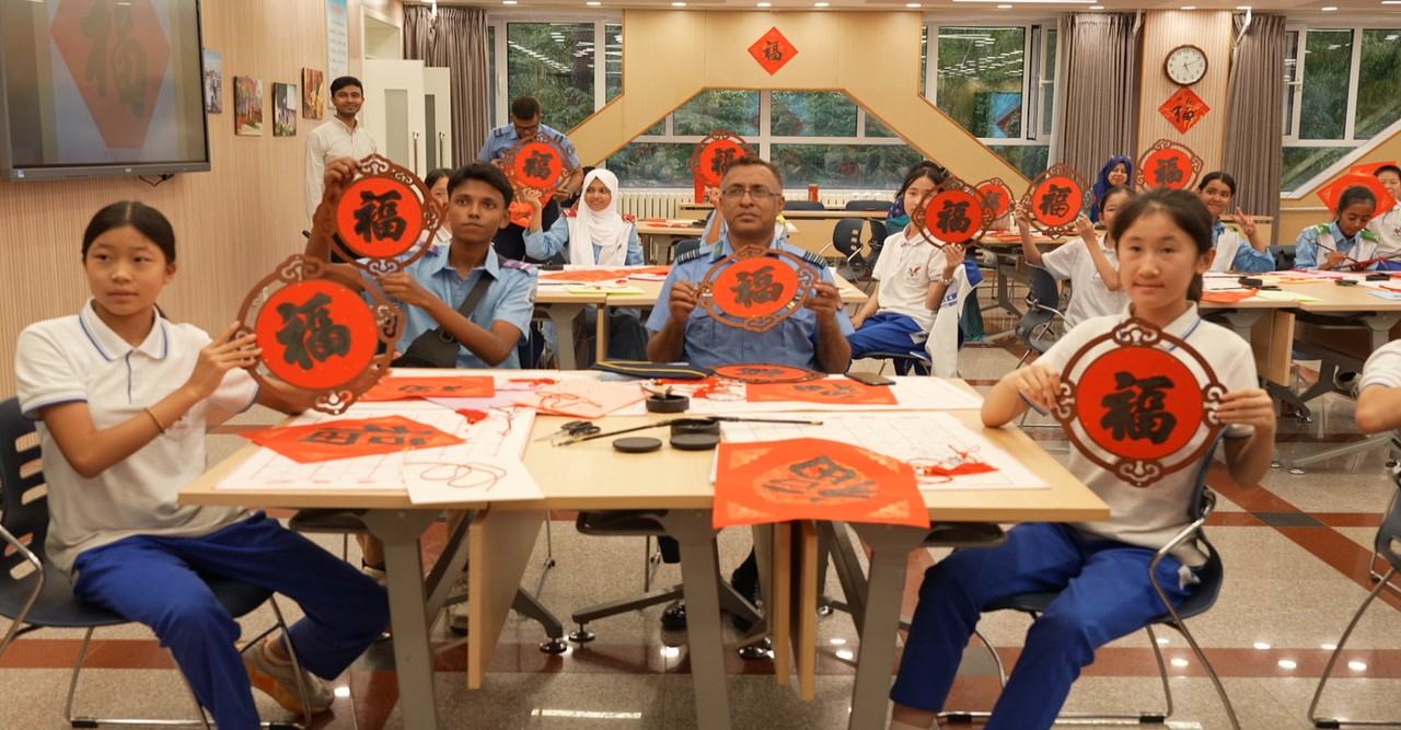 শাহীন স্কুল প্রতিনিধিদলের বেইজিং সফর: হৃদয়ের সংলাপ