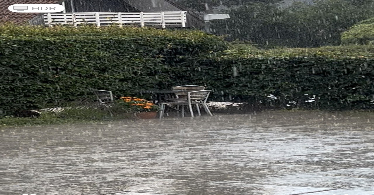 যখন আকাশ দ্বার খুলে দেয় - ফারুক সৈয়দ