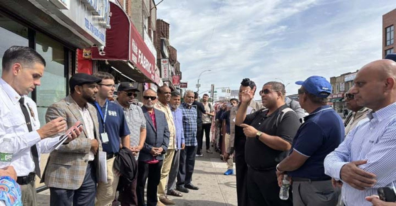 হিলসাইড এভিনিউ পরিচ্ছন্ন রাখতে  সিটি অফিসিয়ালদের সাথে ফ্রেন্ডস সোসাইটির মতবিনিময়