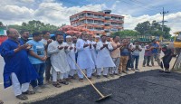 আদমদীঘি - ছাতিয়ানগ্রাম রাস্তার কার্পেটিং কাজের শুভ উদ্বোধন