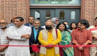 নিউ ইয়র্ক বাংলা বই মেলা- প্রবাসের মাটিতে আরেক বাংলাদেশ-- দেলওয়ার হোসেন