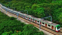 শাহবাগ ও ঢাবি স্টেশনে থামছে না মেট্রো ট্রেন