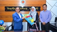রাজশাহীর প্রথম নারী ডিসিকে শুভেচ্ছা জানালেন বিভাগীয় কমিশনার