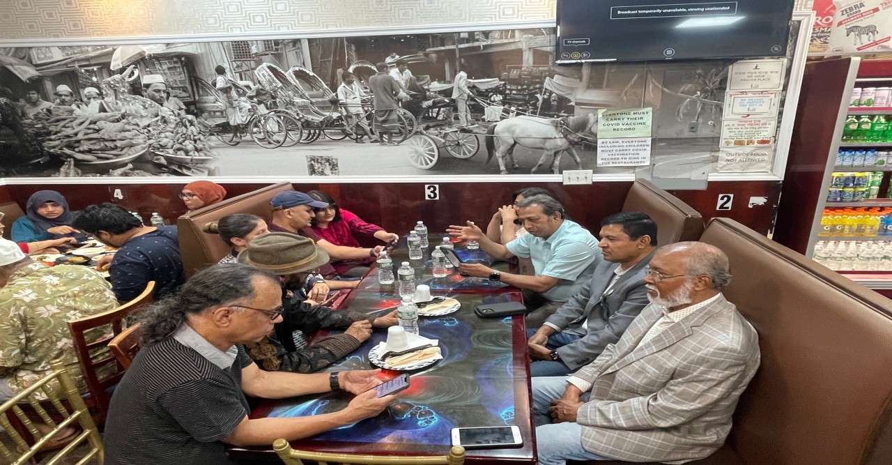 বিবিসির মাসুদ হাসান খানের জ্যাকসন হাইটসে আড্ডা